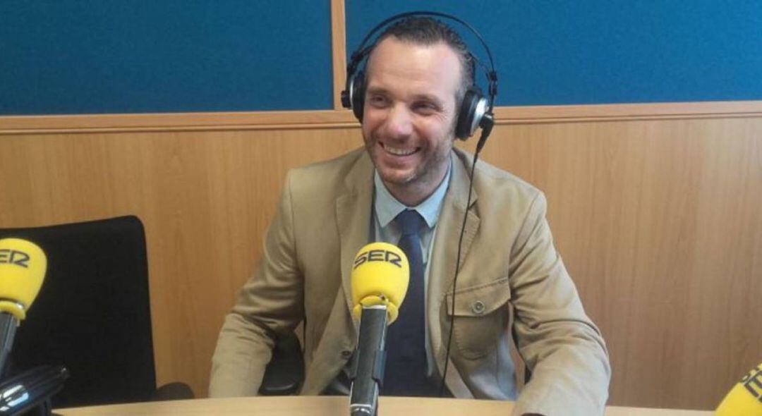 Joaquín Segado, portavoz del Grupo Parlamentario Popular, en los estudios de Radio Cartagena. Foto archivo