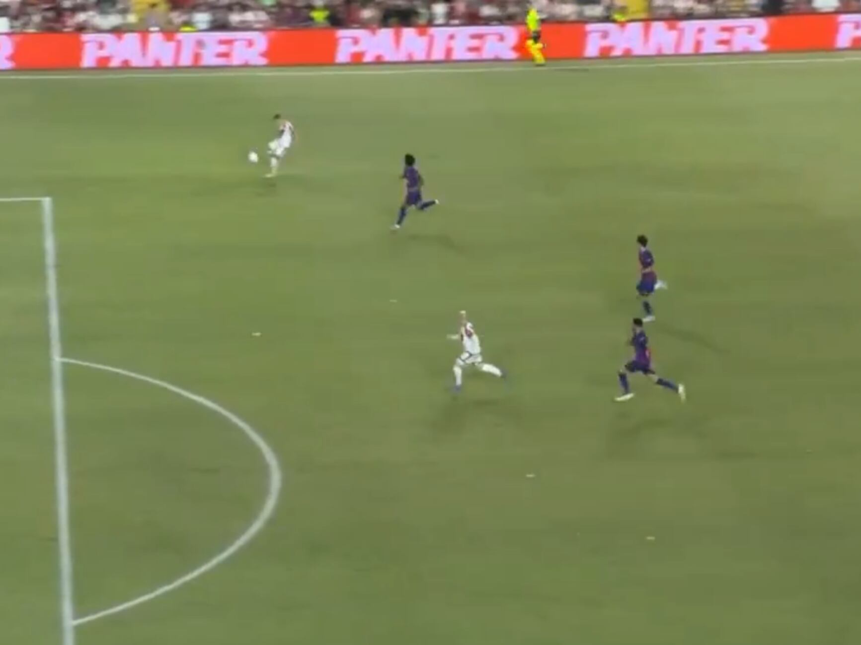 Fotograma de Isi Palazón aplicando esta jugada ante el FC Barcelona