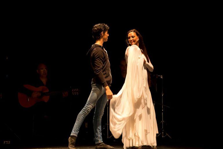 La compañía Rita Clara recala el viernes, 27 de julio, en el cerro del Otero –a partir de las 21:00 horas- con su espectáculo flamenco.