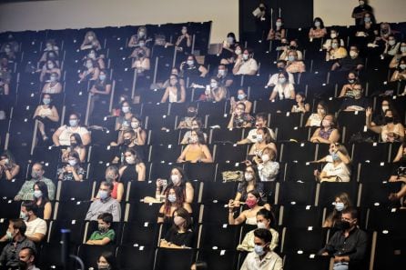 Las mascarillas presentes durante todo el concierto