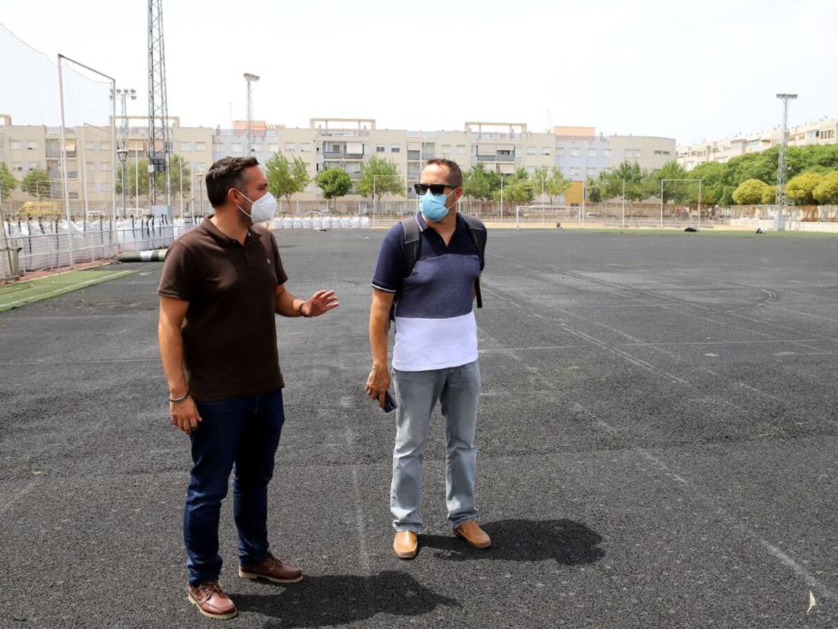 El Gobierno local renovará el césped del campo 2 del Complejo Deportivo La Granja