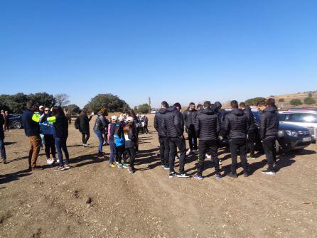 Los jugadores del Club de Balonmano Villa de Aranda participaron también en esta iniciativa