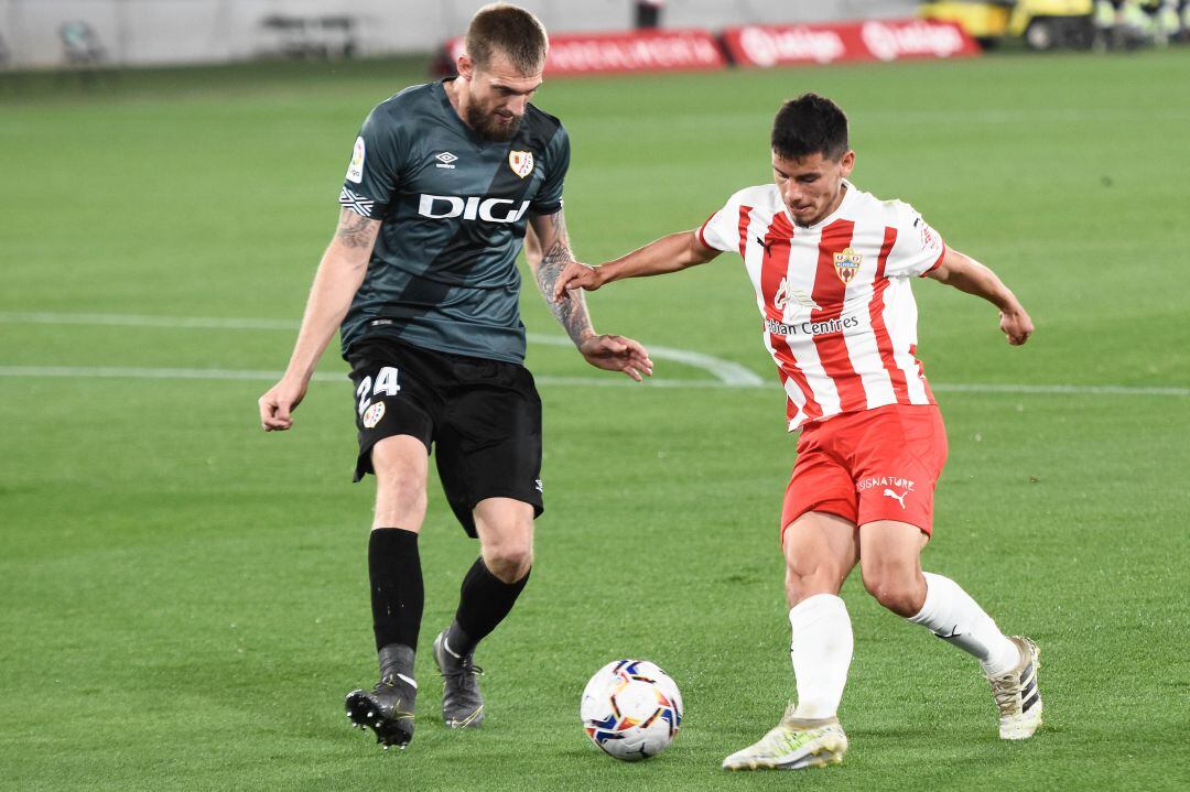 Esteban Saveljich y Lucas Robertone, dos argentinos en el Almería-Rayo.