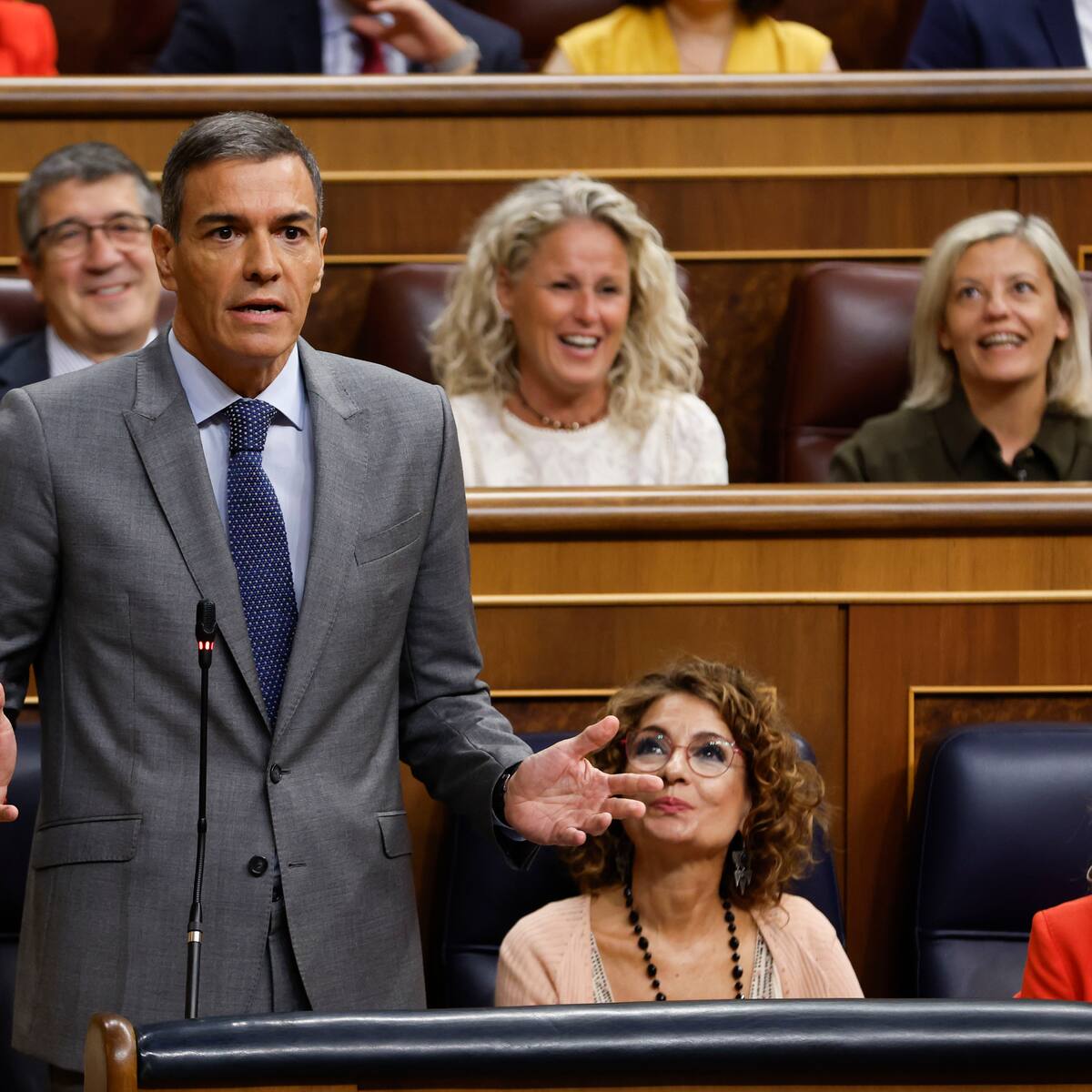 Feijóo arremete contra las causas judiciales que rodean al presidente y Sánchez defiende que "este es un Gobierno limpio"