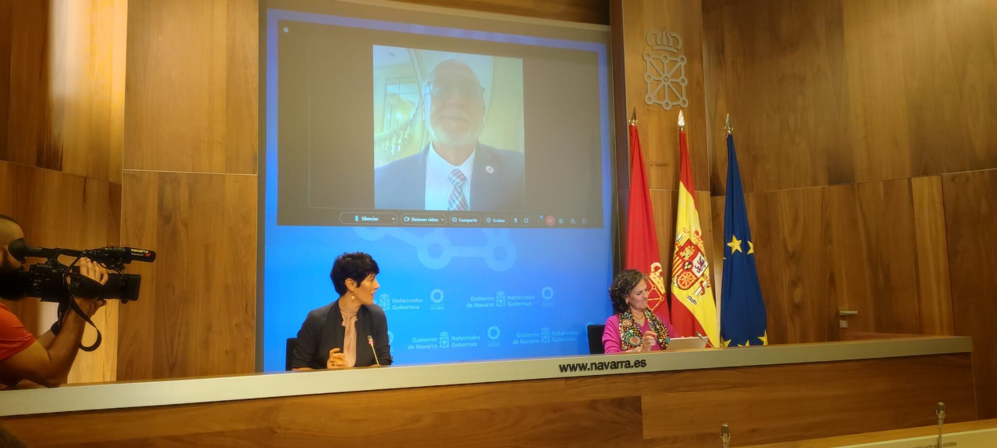 La consejera portavoz, Elma Saiz, comparece tras la sesión de Gobierno junto a la consejera Itziar Gómez y el consejero Juan Cruz Cigudosa, que interviene telemáticamente.