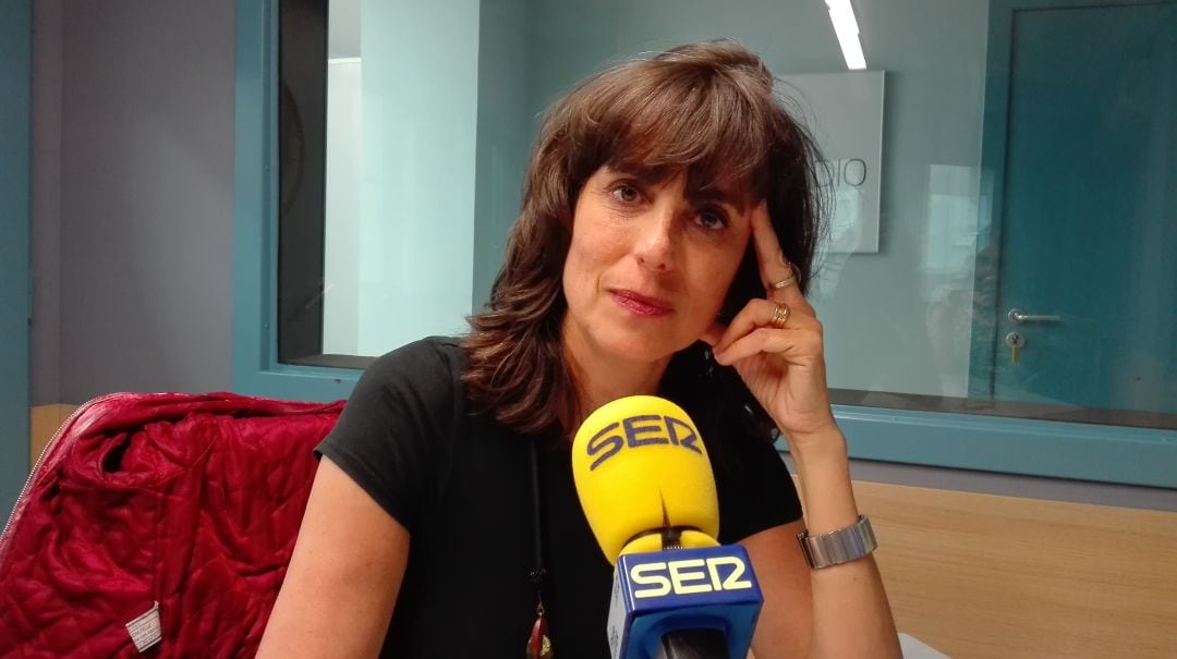 Marta Alòs, als estudis de Ràdio Lleida
