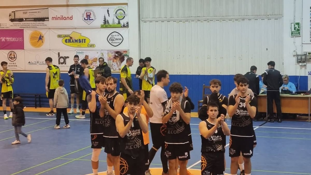 El equipo sénior femenino nacional del Nou Bàsquet Alcoi roza la victoria en Jairis y el sénior masculino cede en Onil