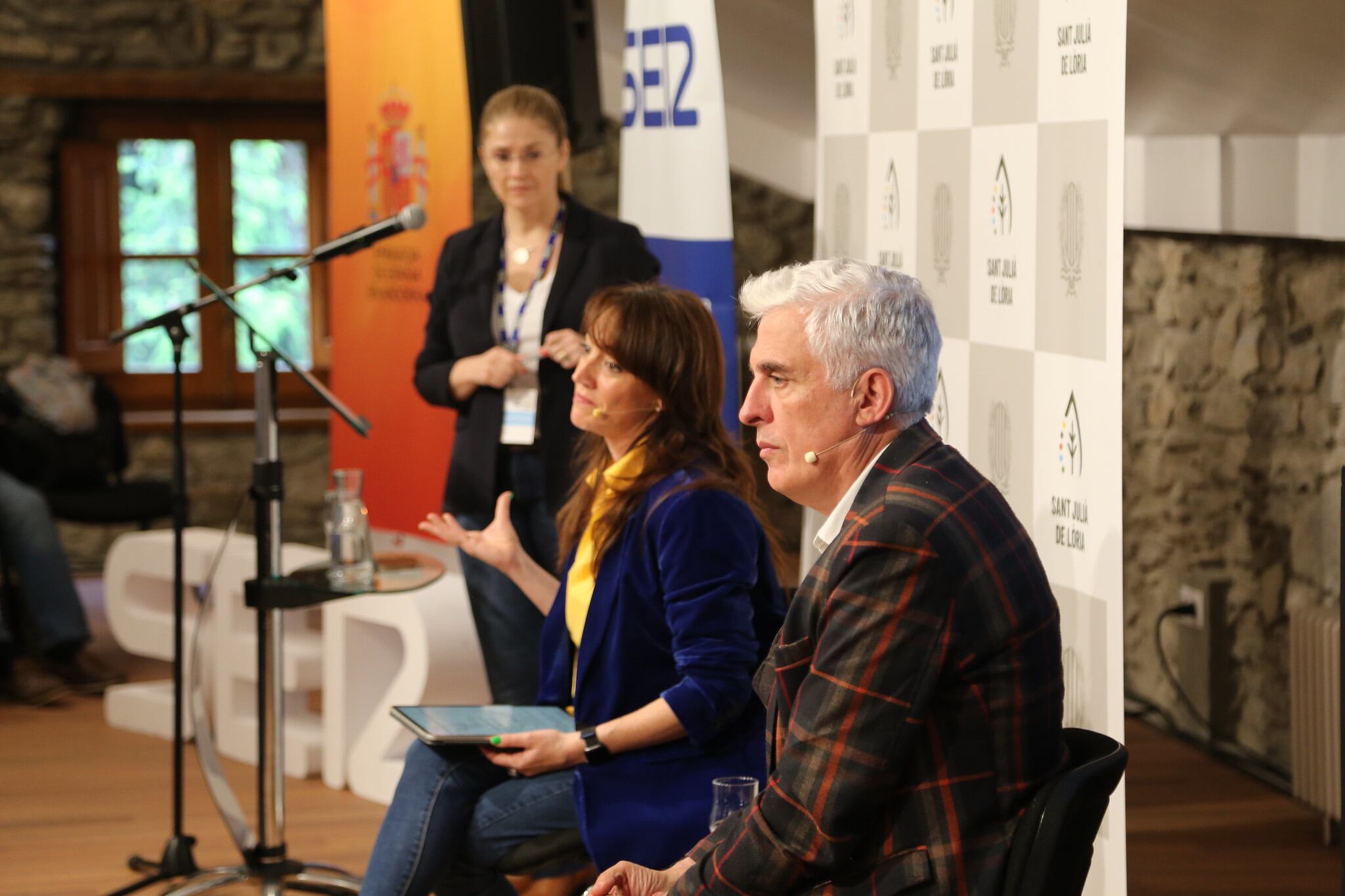 Cristina Monge i José Antonio Donaire durant les jornades "Un Món Millor".