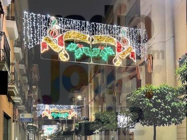 Alumbrado extraordinario de Navidad en la calle General Fresneda