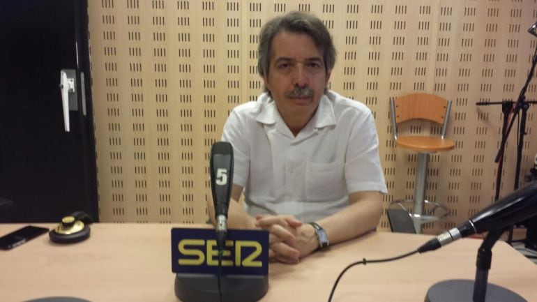 El cabeza de lista de Ciudadanos en Baleares, Xavier Pericay, en los estudios de la SER en Palma de Mallorca