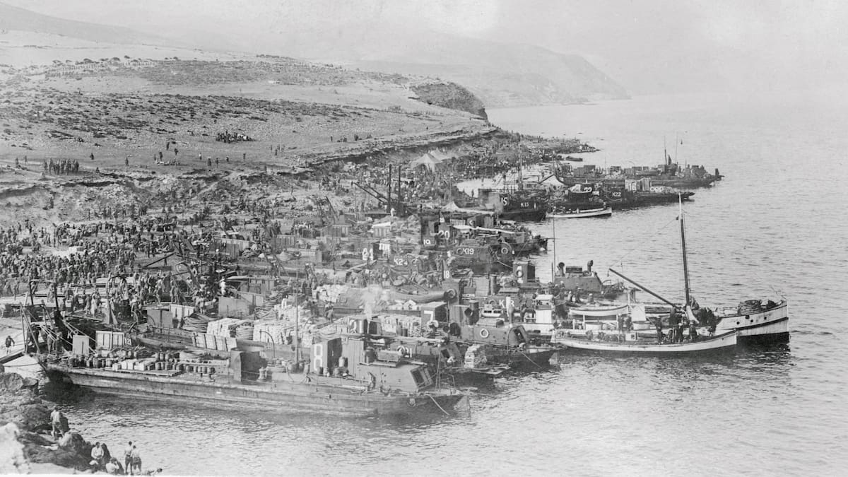 Entrevistamos al historiador Roberto Muñoz Bolaños sobre el desembarco de Alhucemas