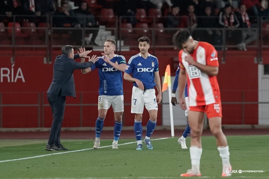 Alemao y De la Hoz celebran el gol anotado por el brasileño junto a Calleja / LaLiga