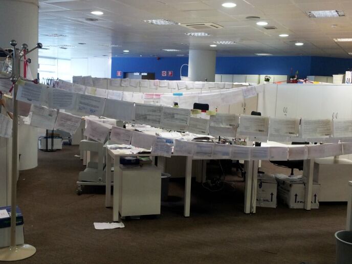 Los expedientes de urbanismo del Ayuntamiento de Madrid tendidos por los propios trabajadores