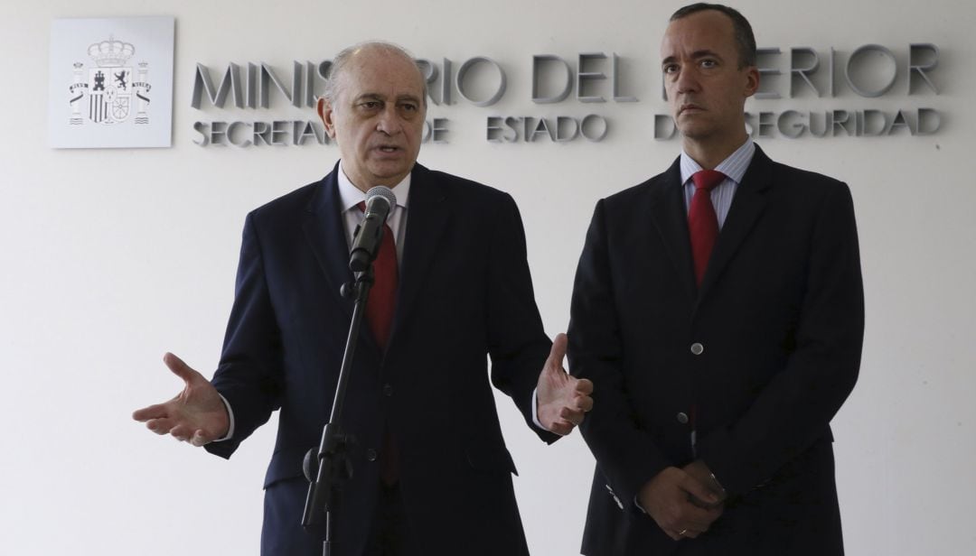 El exministro del Interior del Gobierno del PP Jorge Fernández Díaz, junto al exsecretario de Estado de Seguridad Francisco Martínez, en una foto de archivo.