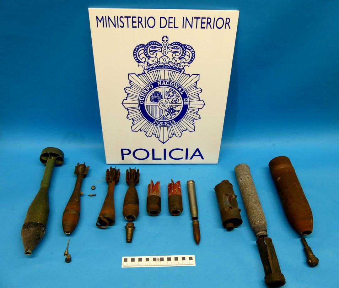 Los nueve artefactos explosivos de la Guerra Civil intervenidos por la Policía Nacional.