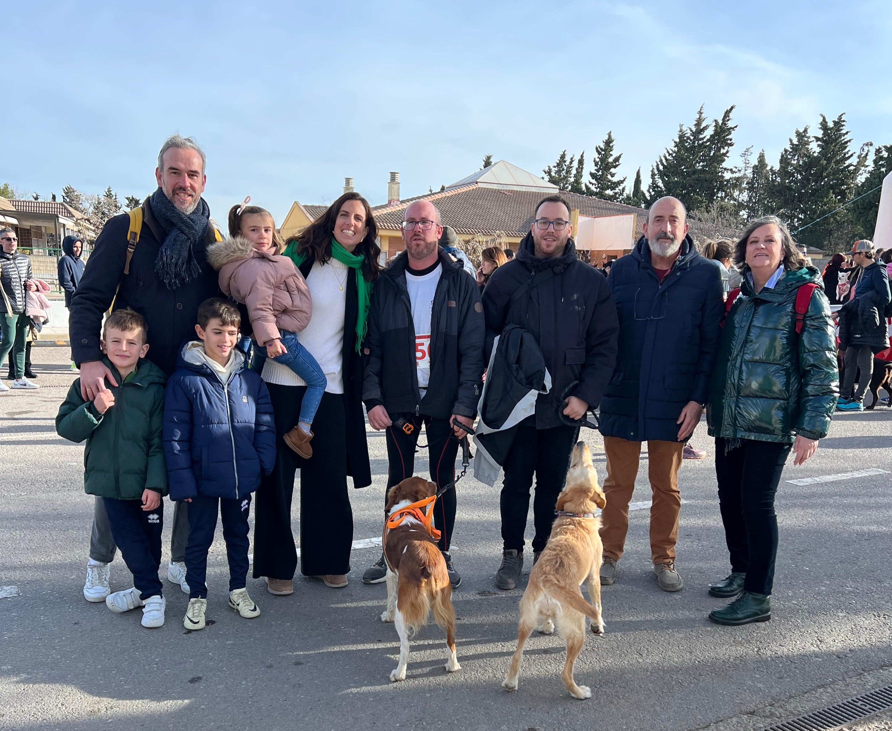 Borja y su familia al terminar una de las pruebas