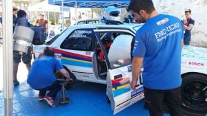 Asistencia al Peugeot 309 de Ander Arana y Arkaitz Kobeaga