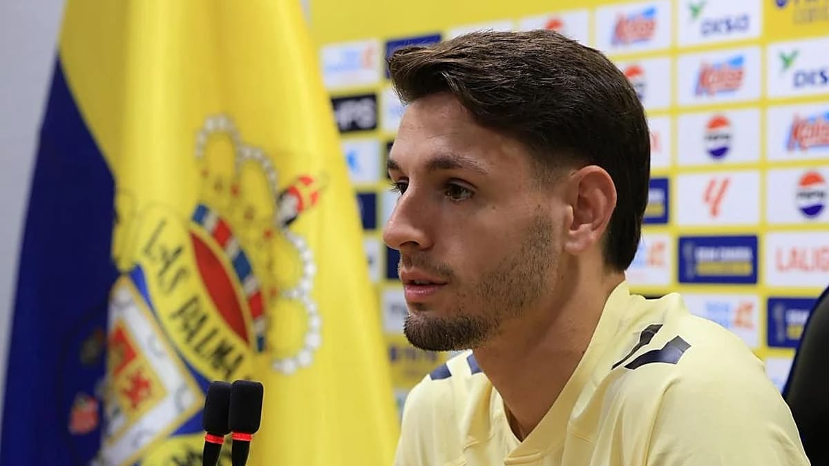 Perplejidad en el entorno de Iván Gil ante su falta de minutos: "Le sorprende mucho su nueva situación"