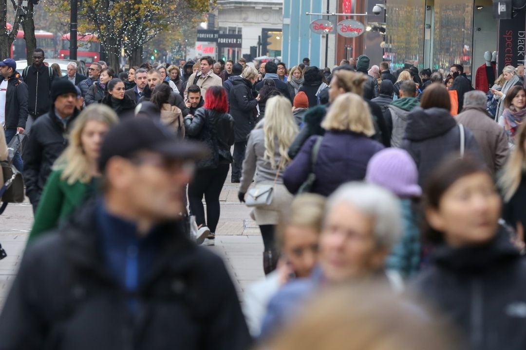 Los consumidores valencianos prevén gastar durante el Black Friday y el Cyber Monday una media de 95 euros