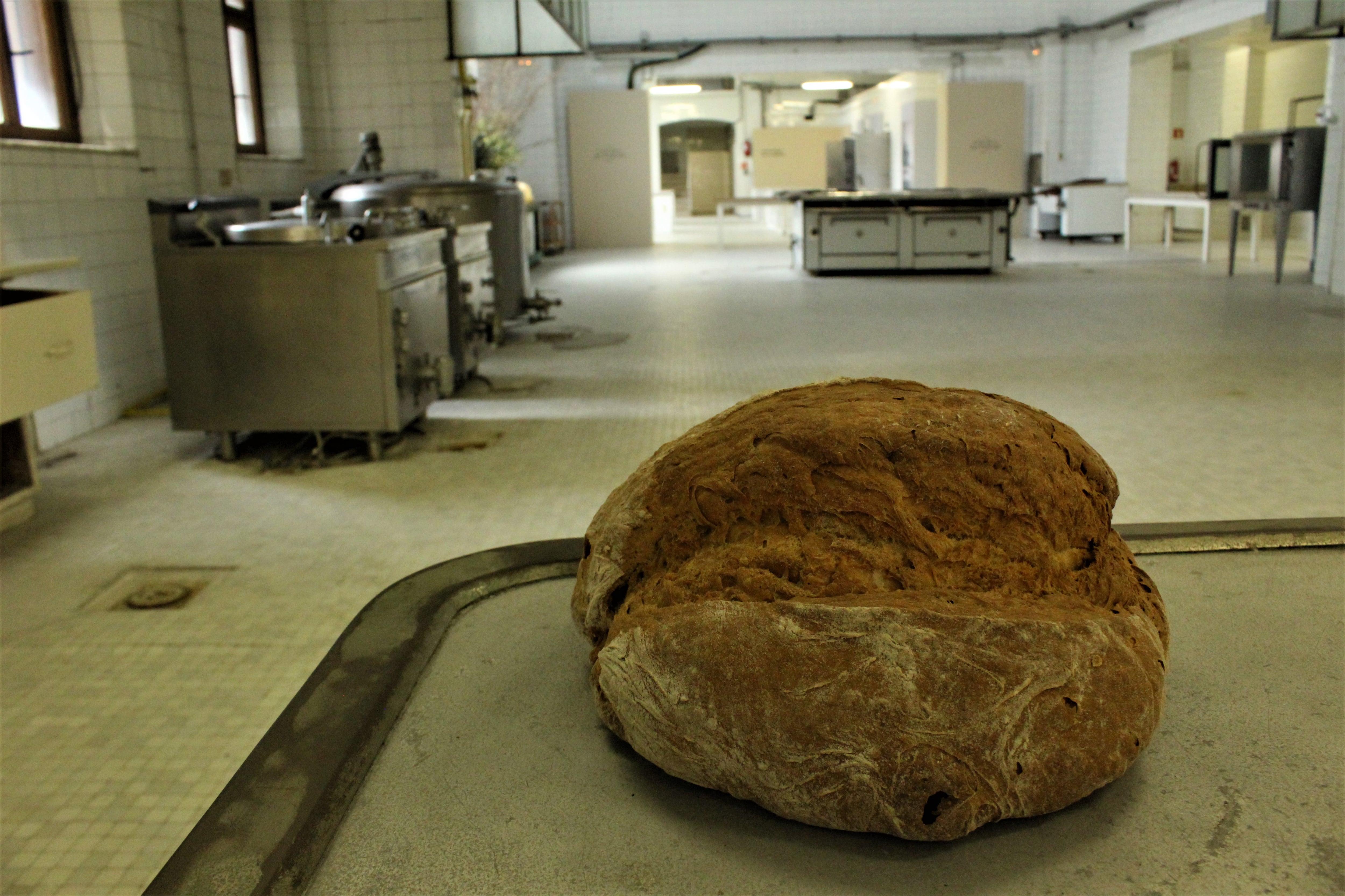 Una hogaza de pan en las Antiguas Cocinas de la Laboral de Gijón