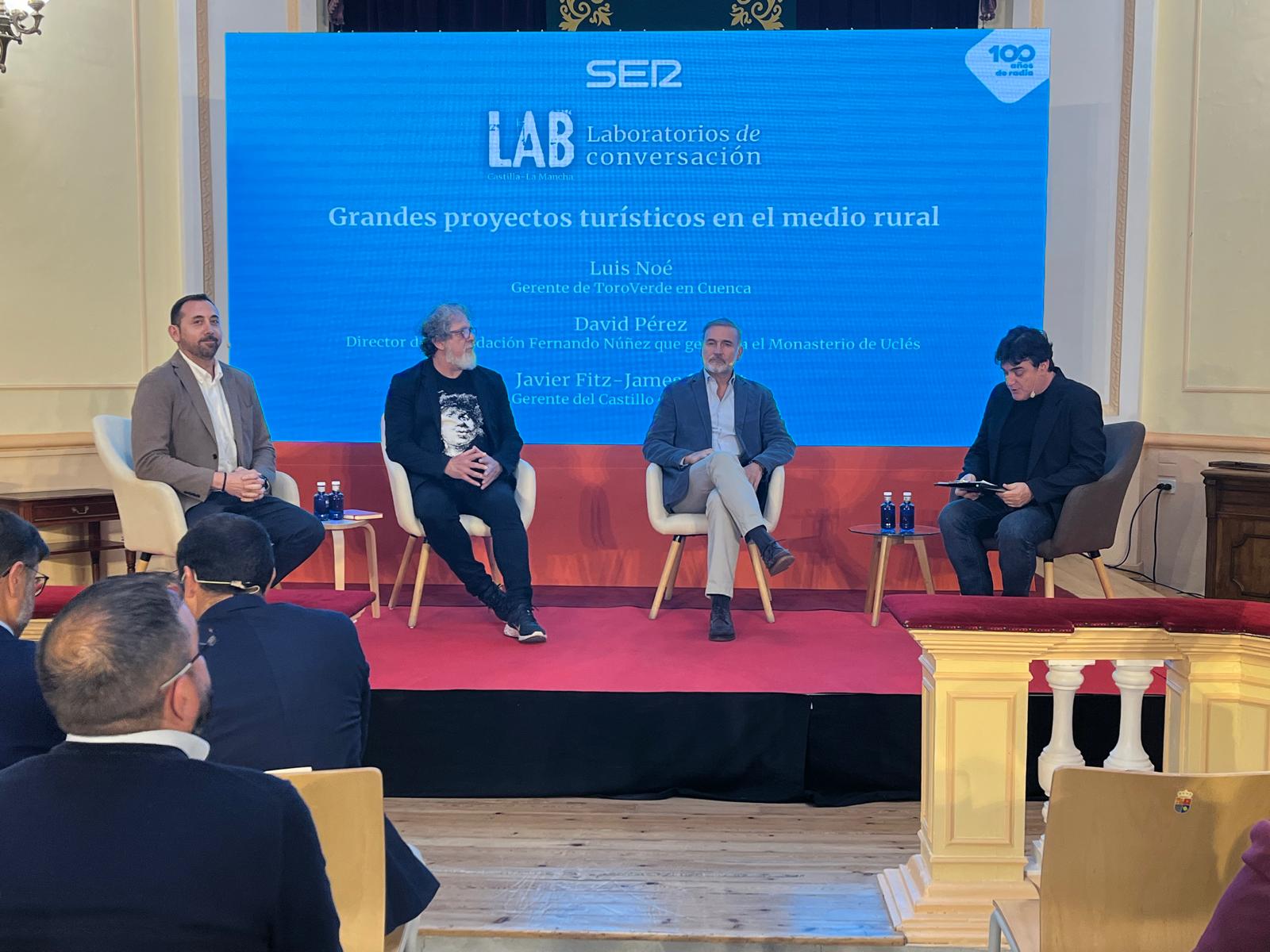 Imagen de la mesa redonda del LAB de Cuenca, en la tarde de este jueves