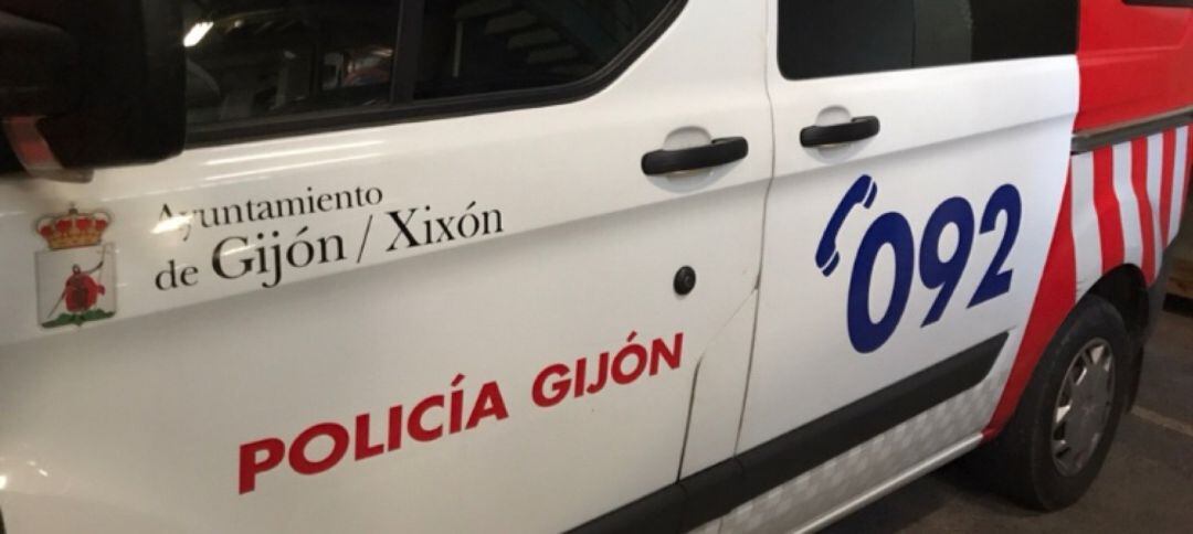 Uno de los coches de la Policía Local.