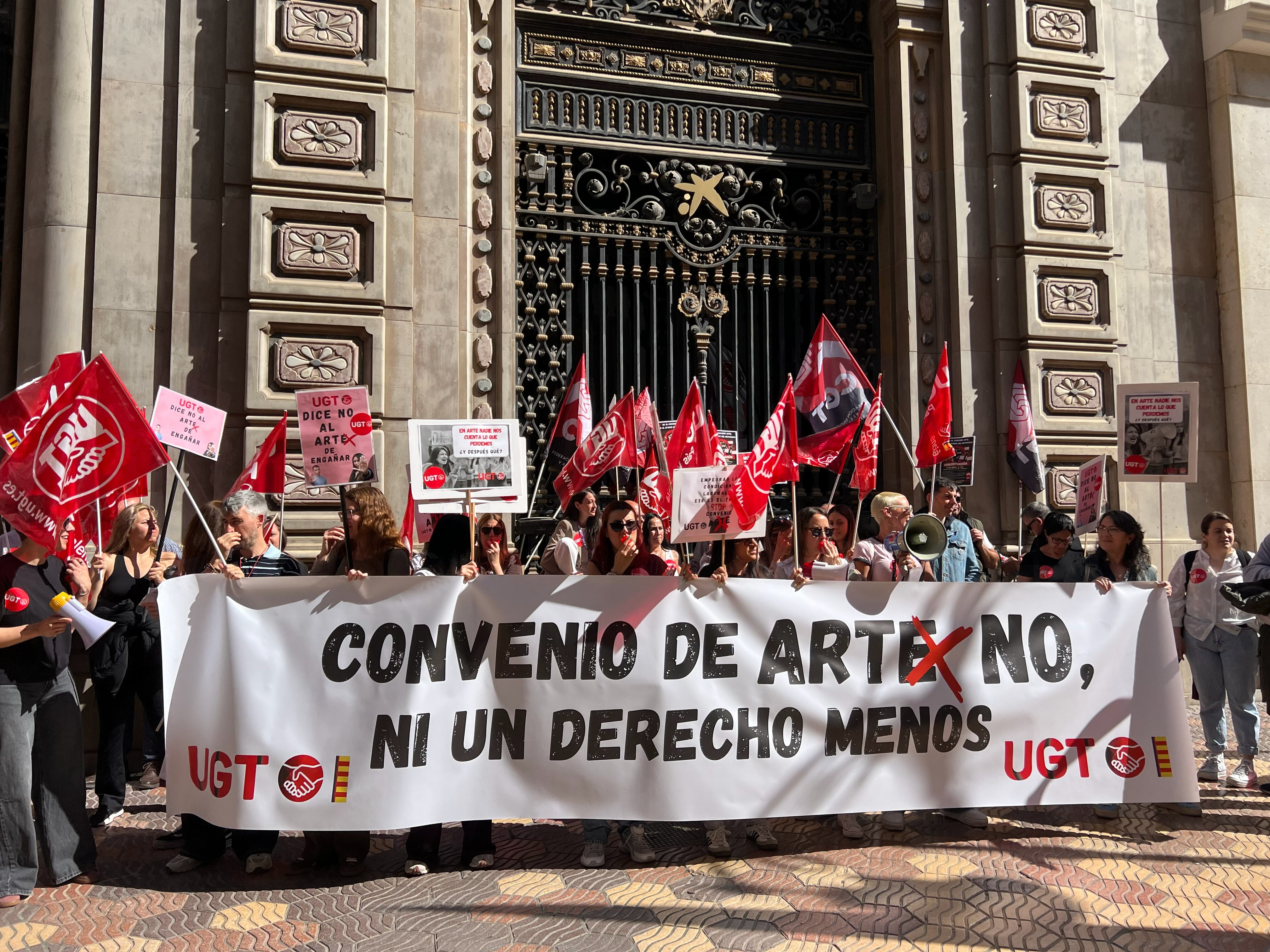 UGT se moviliza en la Comunitat Valenciana contra el preacuerdo estatal del Convenio de Grandes Empresas del Textil y el Calzado (ARTE)