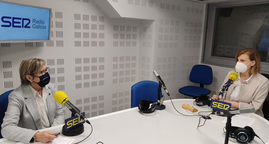 La conselleira do Mar, Rosa Quintana, en los estudios de Radio Galicia - Cadena SER.