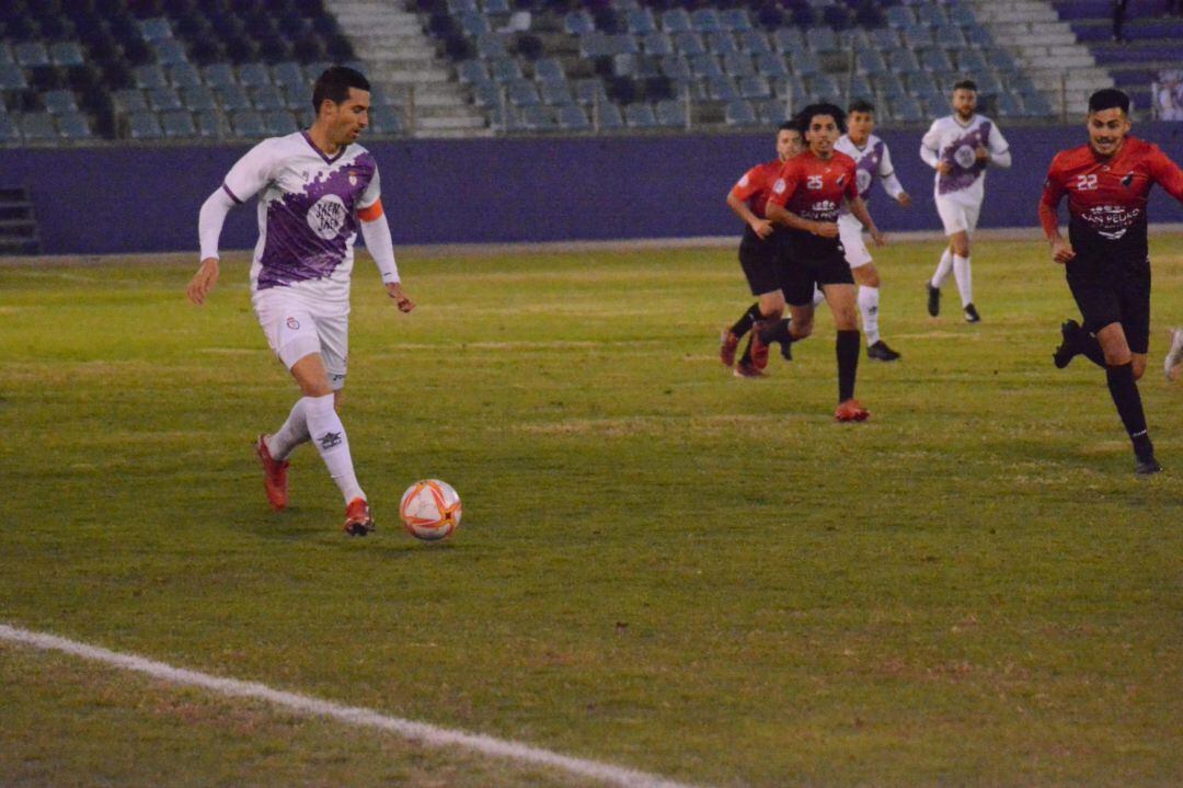 Los jugadores del Real Jaén y el Udc Torredonjimeno deberán estar en cuarentena hasta el lunes 10 de enero