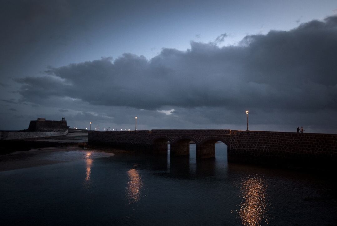 Castillo de San Gabriel, en el litoral de la ciudad de Arrecife (Lanzarote) en donde han desembarcado una veintena de personas a bordo de una patera durante la madrugada 