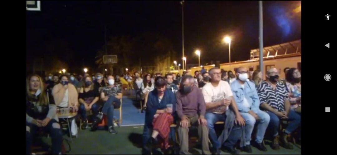 Captura de un vídeo subido a las redes sociales de la Asociación Somos Anti Xenofobia de Sax 