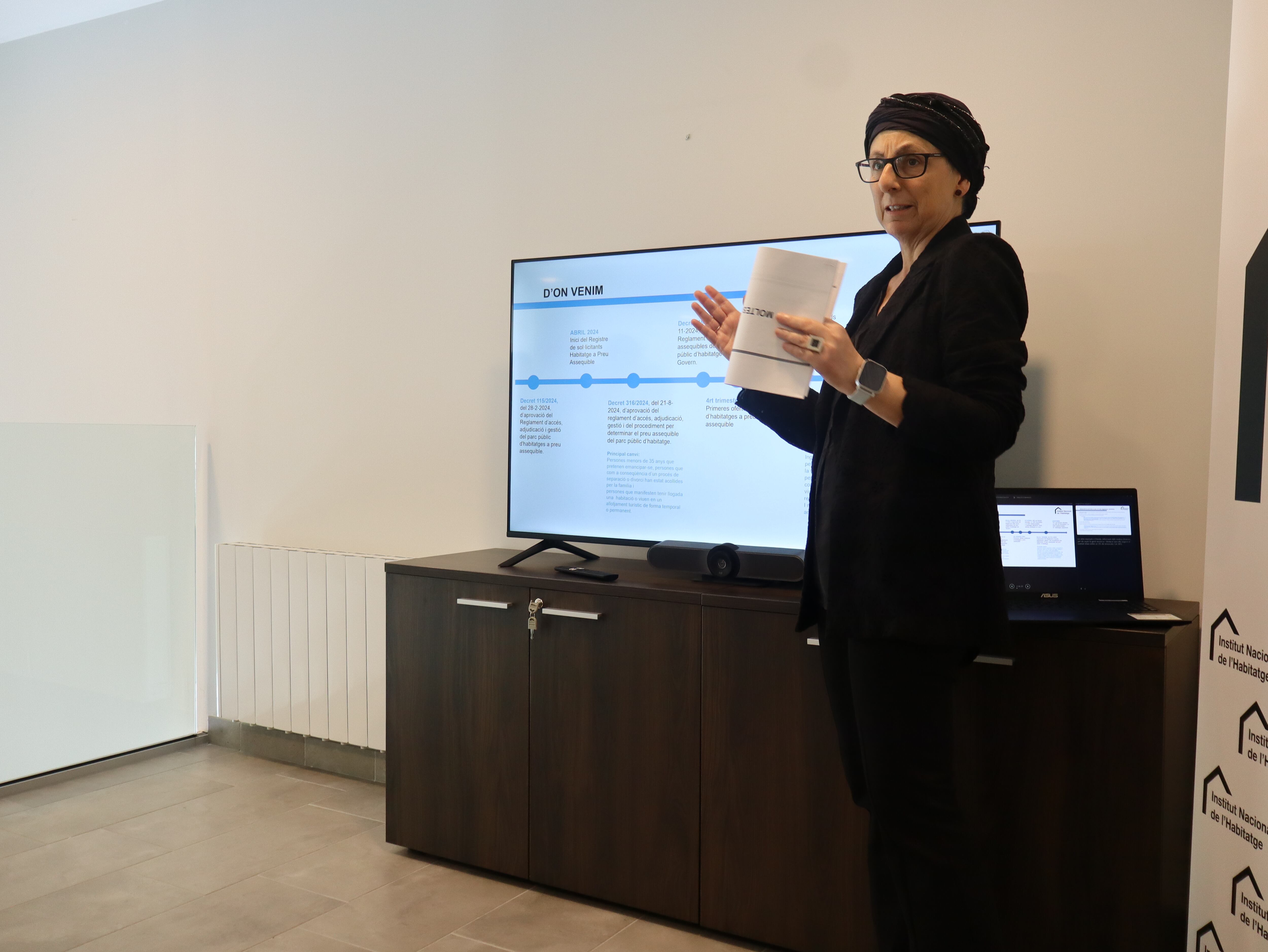 Presentació dels indicadors del Registre d’habitatges del parc públic a càrrec de la directora de l'INH, Marta Alberch.