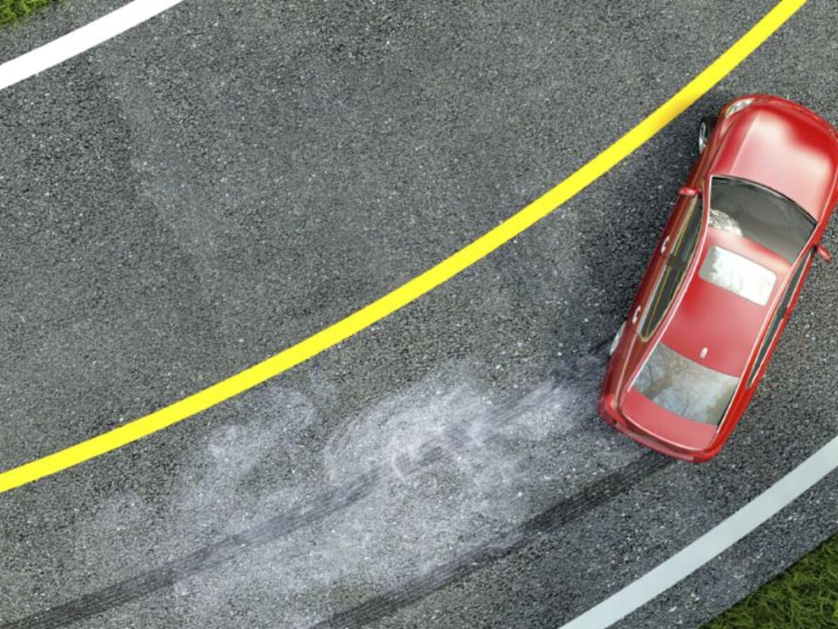 Condenado por echar un coche de la carretera y causar tres heridos