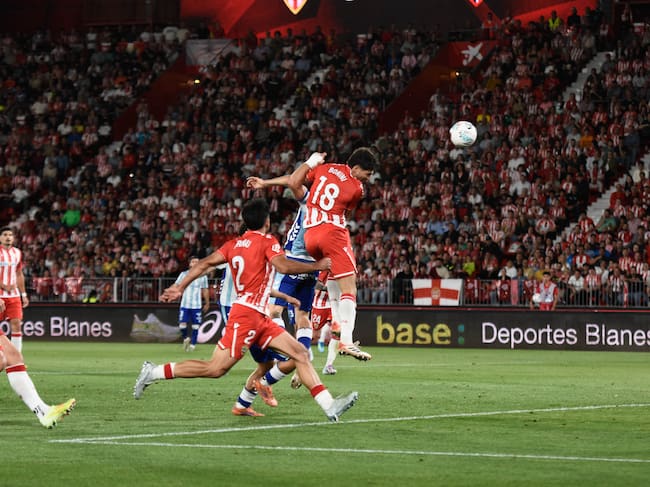 Bonini se prodiga en el área rival dispuesto a aportar goles.