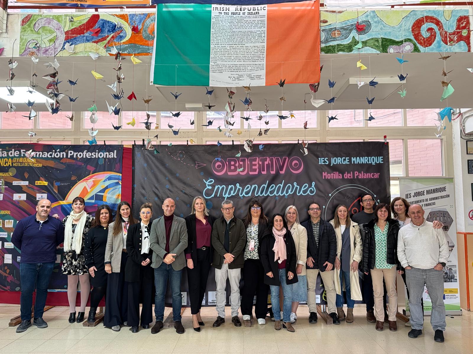 Directora del IES Jorge Manrique, Inma Reinosa, El Director General de FP de Castilla-La Mancha, José Rodrigo Cerrillo y el Alcalde de Motilla del Palancar, Pedro Javier Tendero y la Delega de Economía, Empresas y Empleo de Cuenca, Arancha Poveda.