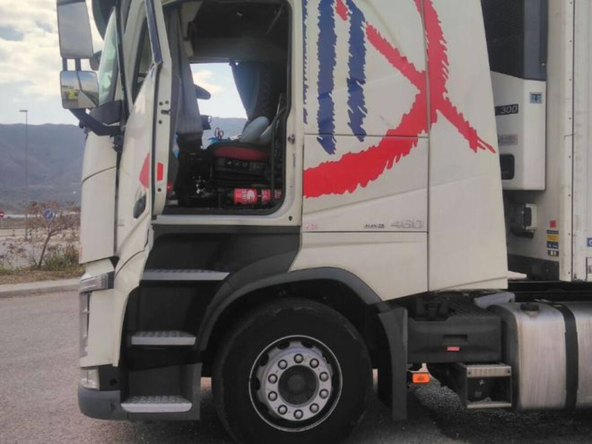 Un camionero sufre quemaduras al explotarle una bombona de gas