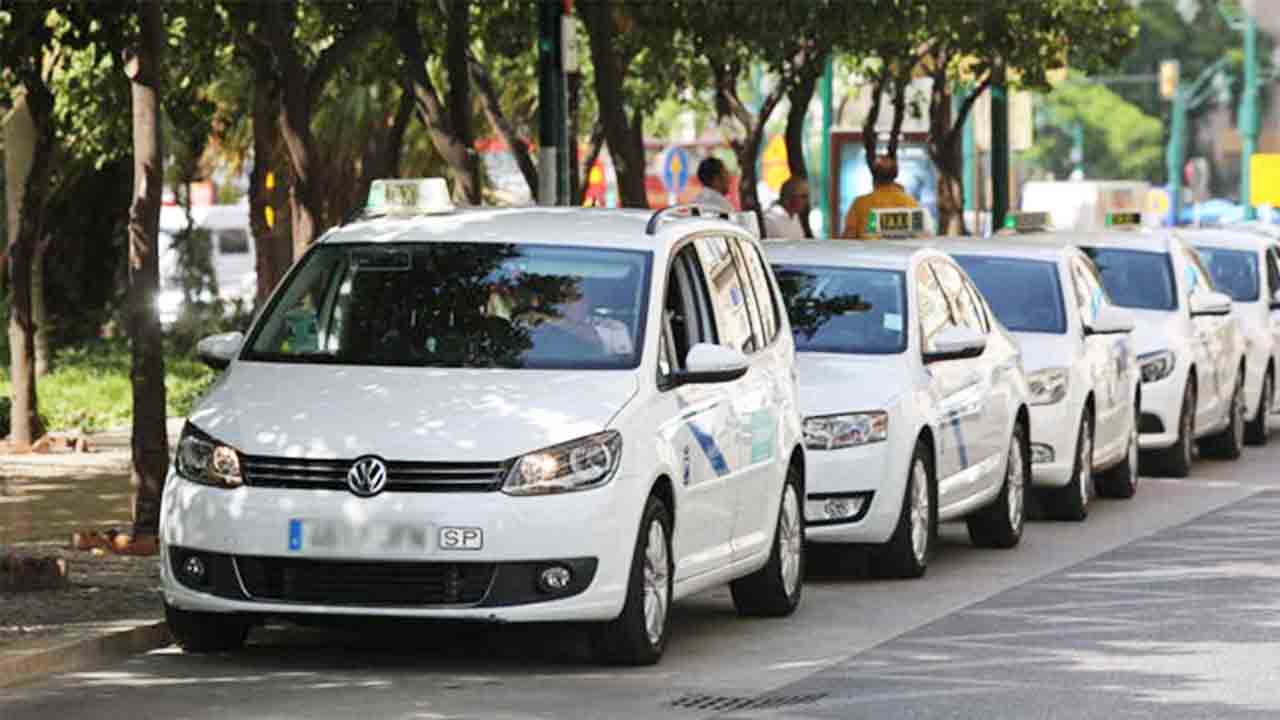 Una parada de taxi en Málaga