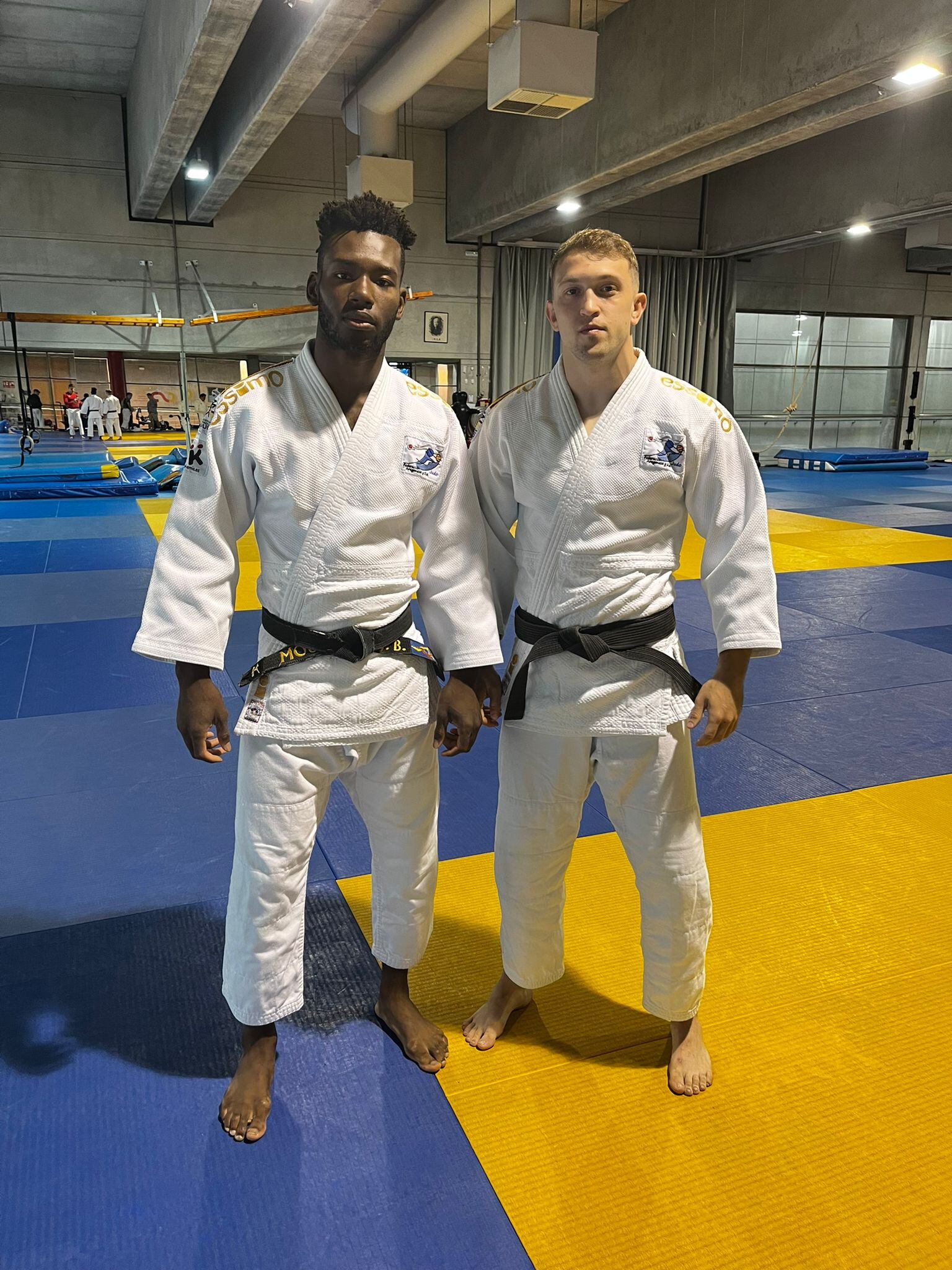 Moussa Macalou y Sergio García en la concentración tras la competición. Foto: CJB