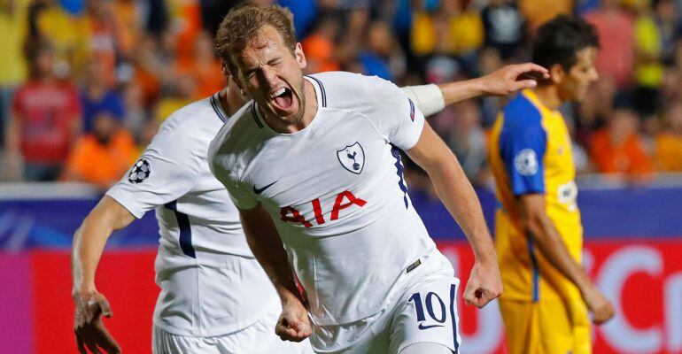 Harry Kane celebra un gol ante el Apoel de Nicosia