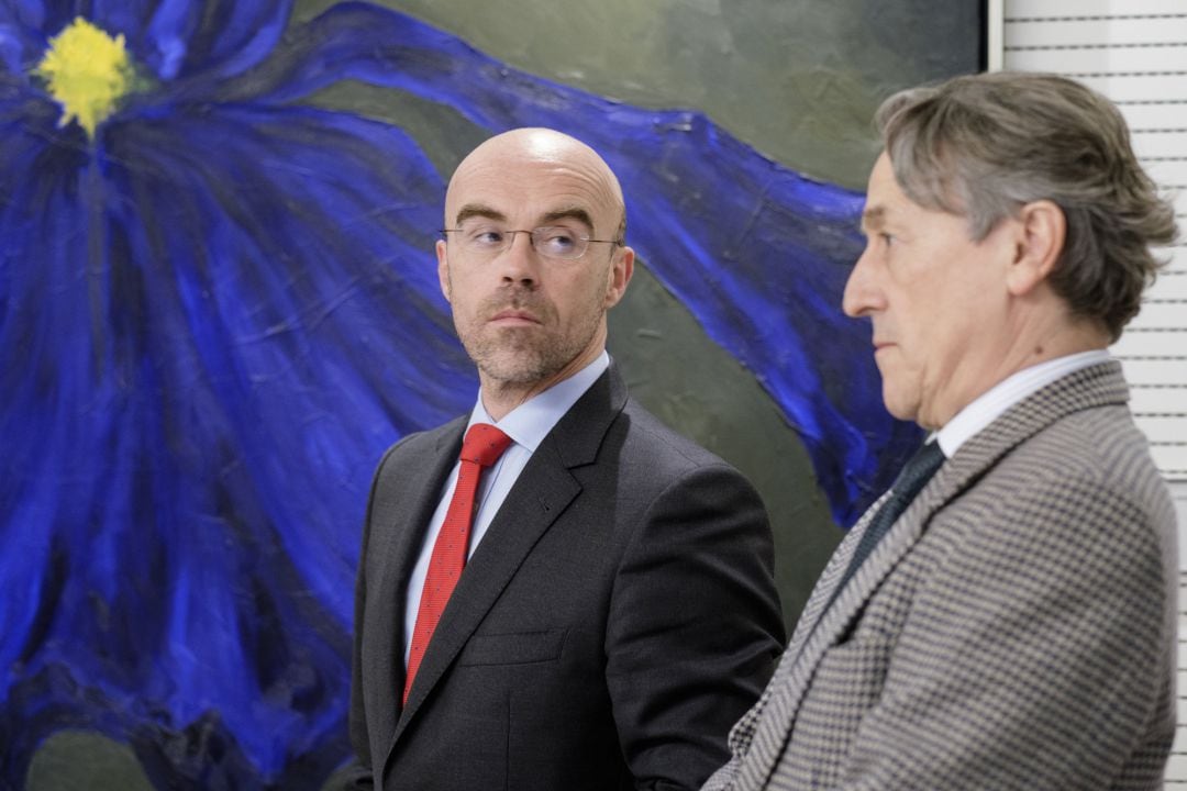 El eurodiputado Jorge Buxadé Villalba mira a Herman Tertsch.