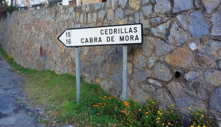 Cartel de la entrada a &#039;Cabra de Mora&#039;