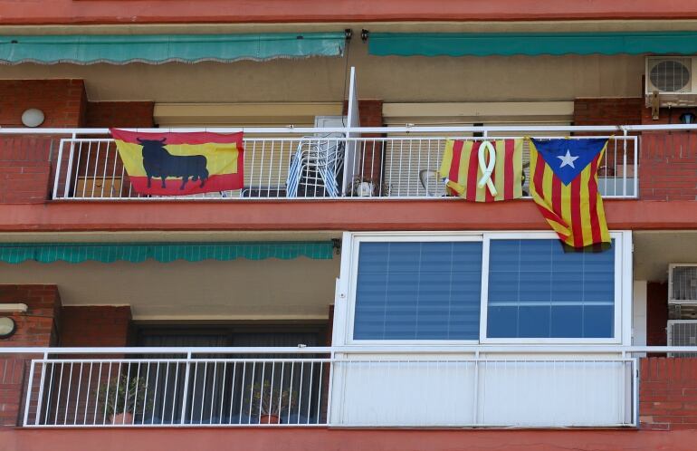 Banderas en balcones de Barcelona