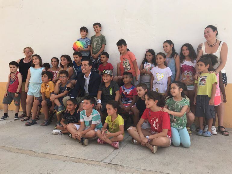 El Alcalde Rubén Alfaro ha visitado la escuela de verano de Fraternidad