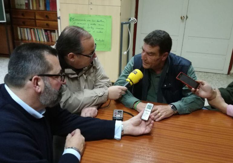 Un instante de la entrevista del juez Emilio Calatayud antes de su conferencia en Jerez