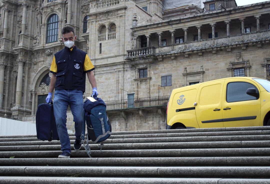 Correos reactiva el transporte de mochilas en el Camino Francés