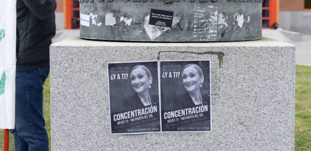 Cartel contra Cifuentes en la URJC