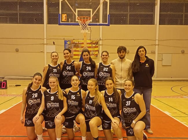 Equipo femenino del Nou Bàsquet Alcoi