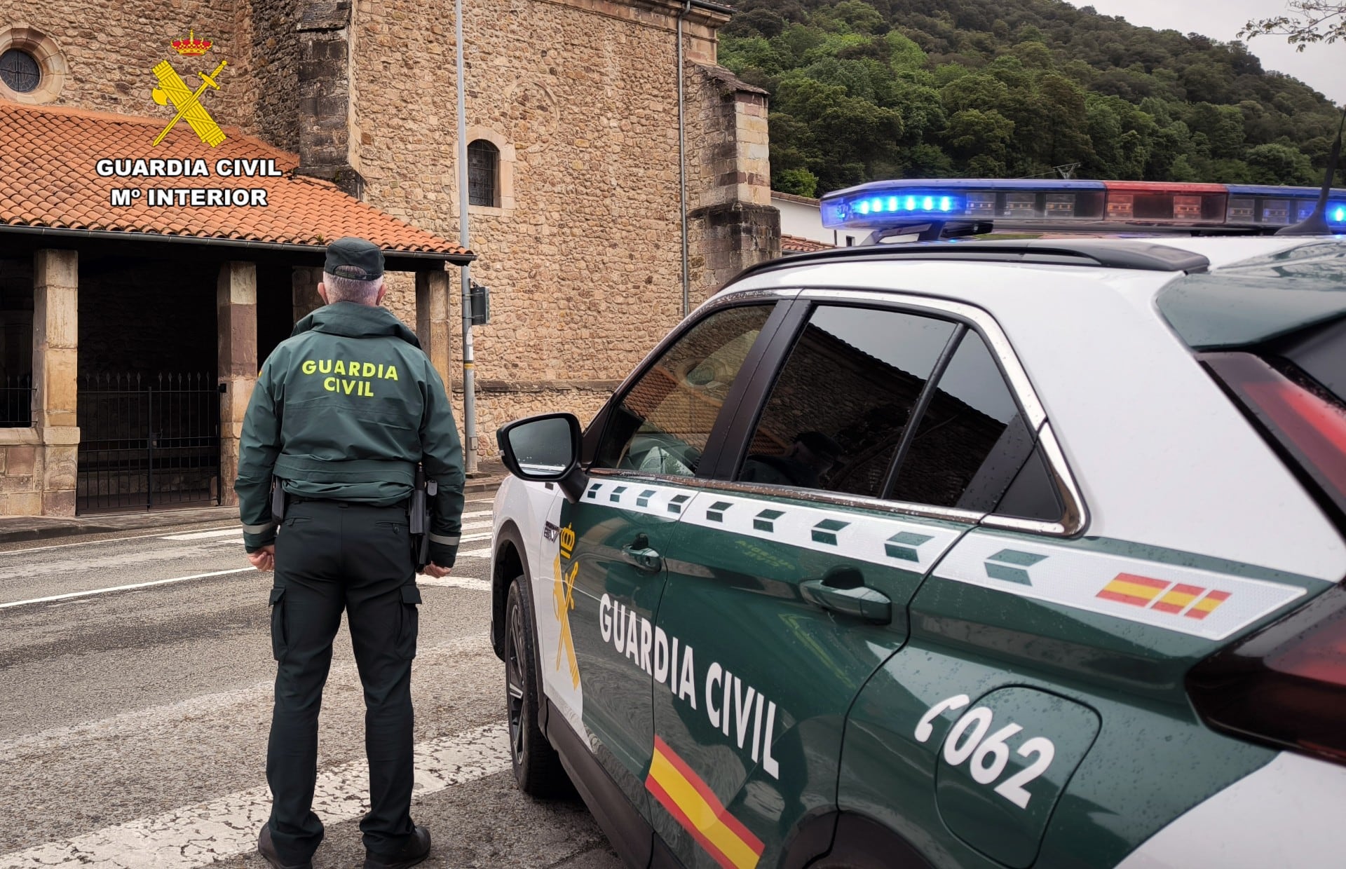 La Guardia Civil ha detenido al presunto autor de 8 robos en cementerios de Cantabria