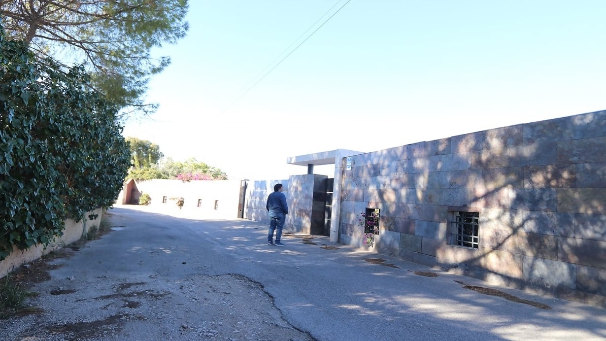 Vecinos de la Partida del Melik, en Elda, llevan desde el pasado domingo sin agua en sus viviendas.