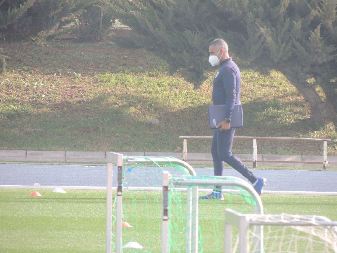 José Gomes en el entrenamiento del equipo en el Anexo.